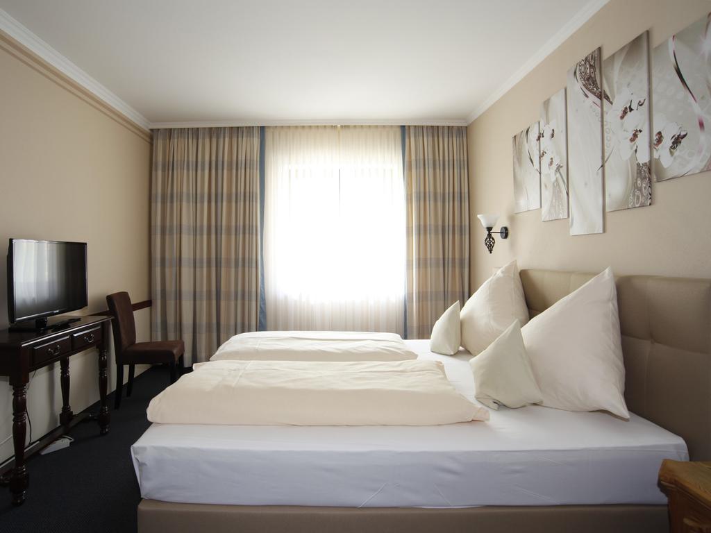 Hotel Garni Zum Gockl Unterfoehring Luaran gambar